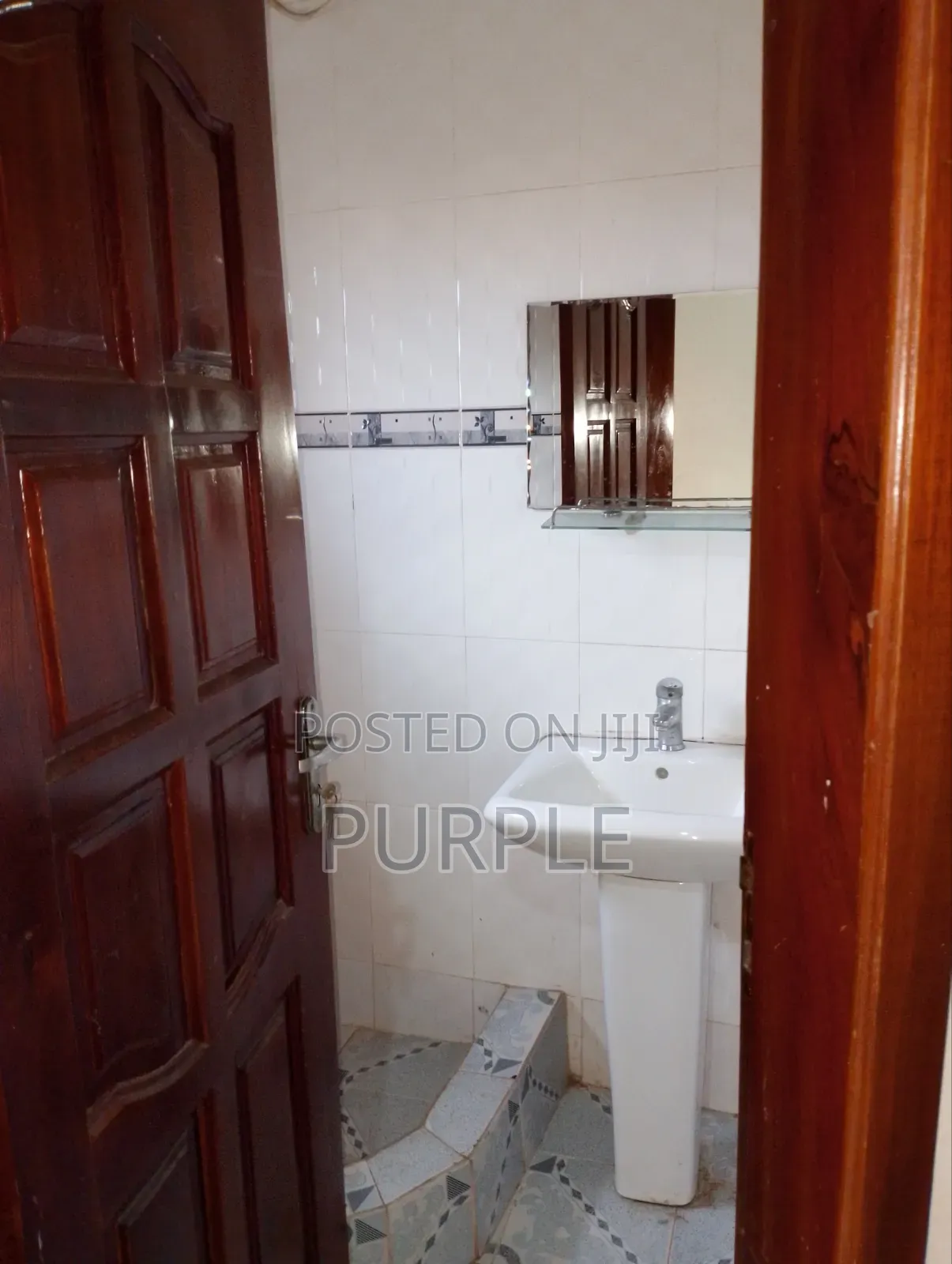 3bdrm Apartment in American House for rent