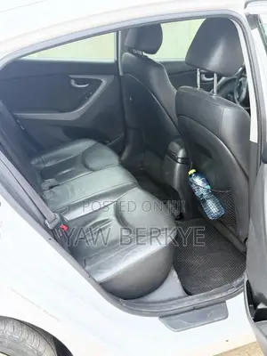 Hyundai Elantra Limited Sedan FWD (1.8L 4cyl 6A) 2016 White