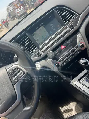 Hyundai Elantra Limited Sedan FWD (2.0L 4cyl 6A) 2017 Silver