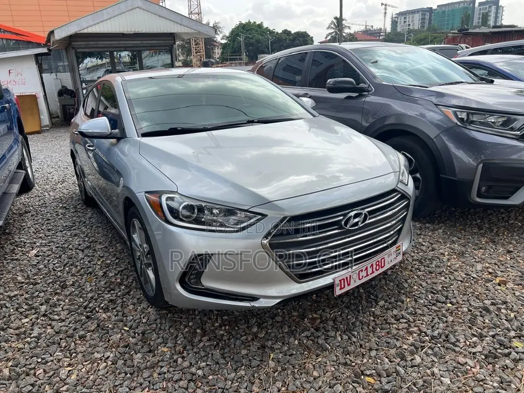 Hyundai Elantra Limited Sedan FWD (2.0L 4cyl 6A) 2017 Silver