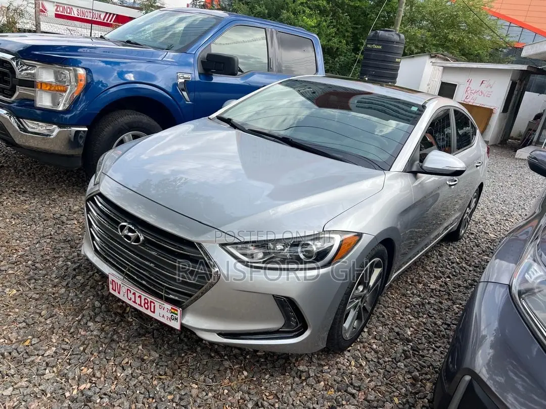 Hyundai Elantra Limited Sedan FWD (2.0L 4cyl 6A) 2017 Silver