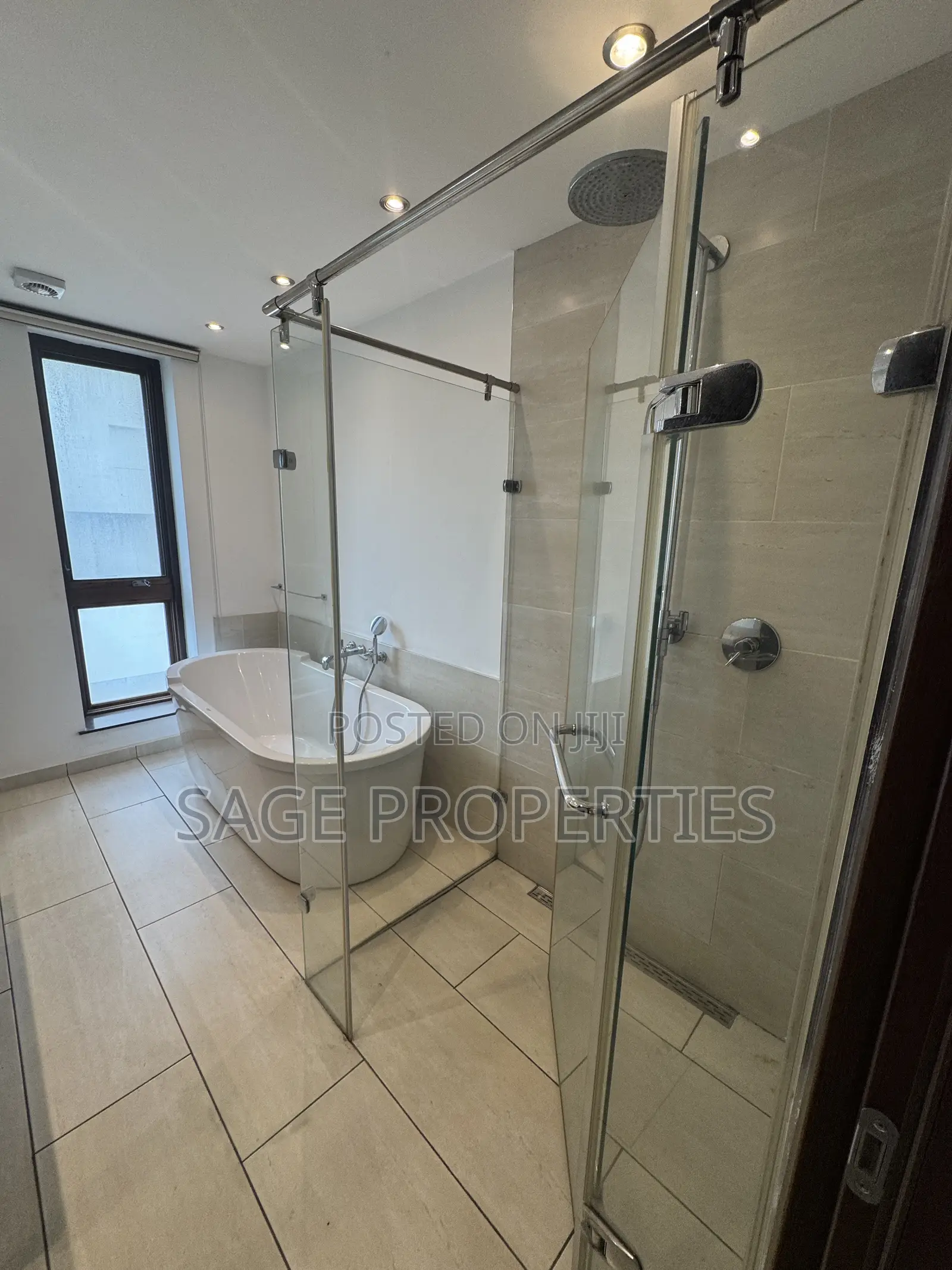 4bdrm Duplex in Airport Residential Area for rent