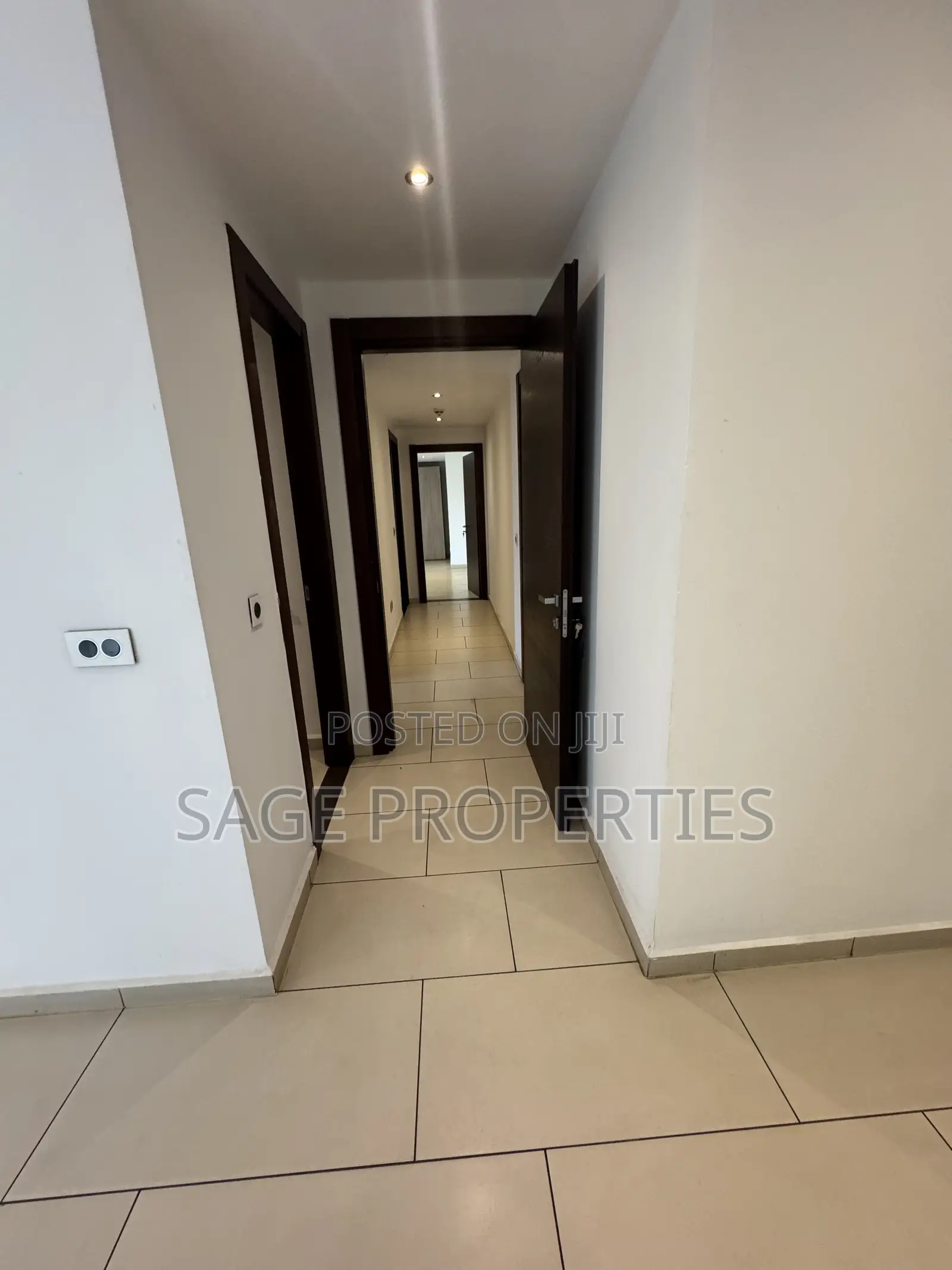 4bdrm Duplex in Airport Residential Area for rent