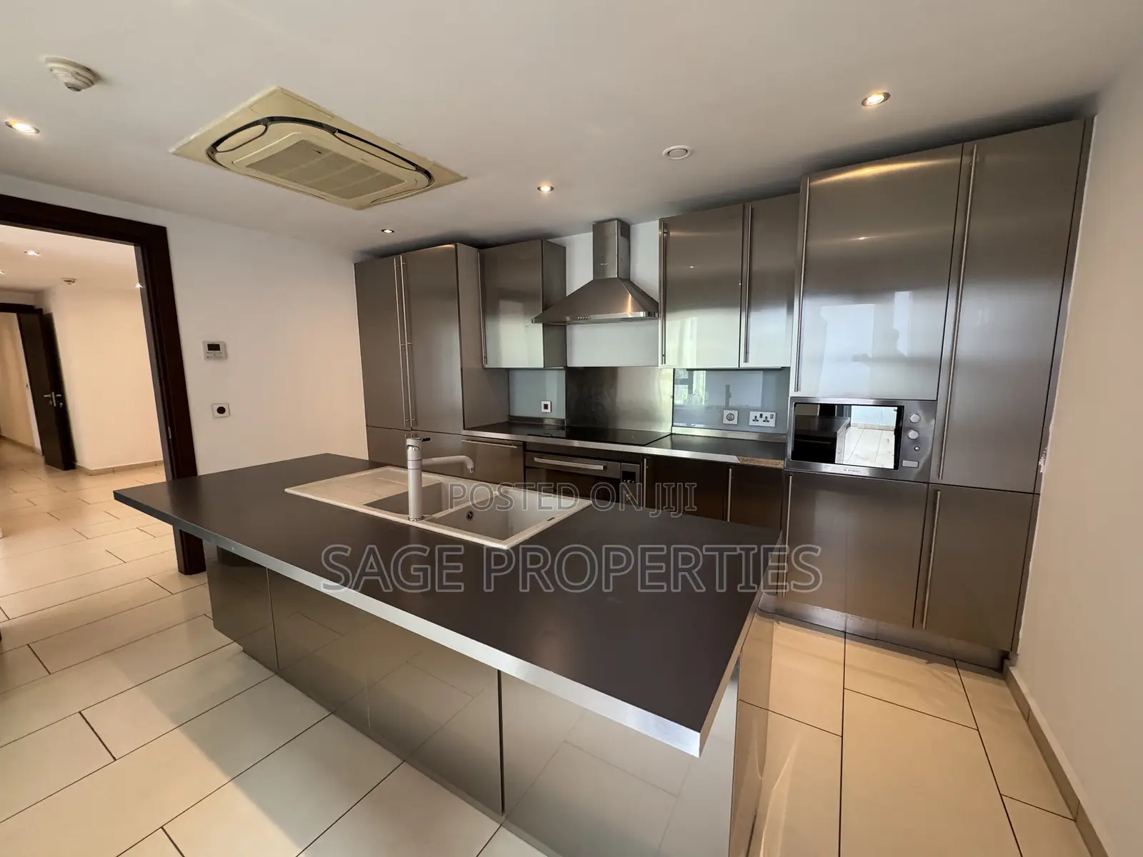 4bdrm Duplex in Airport Residential Area for rent