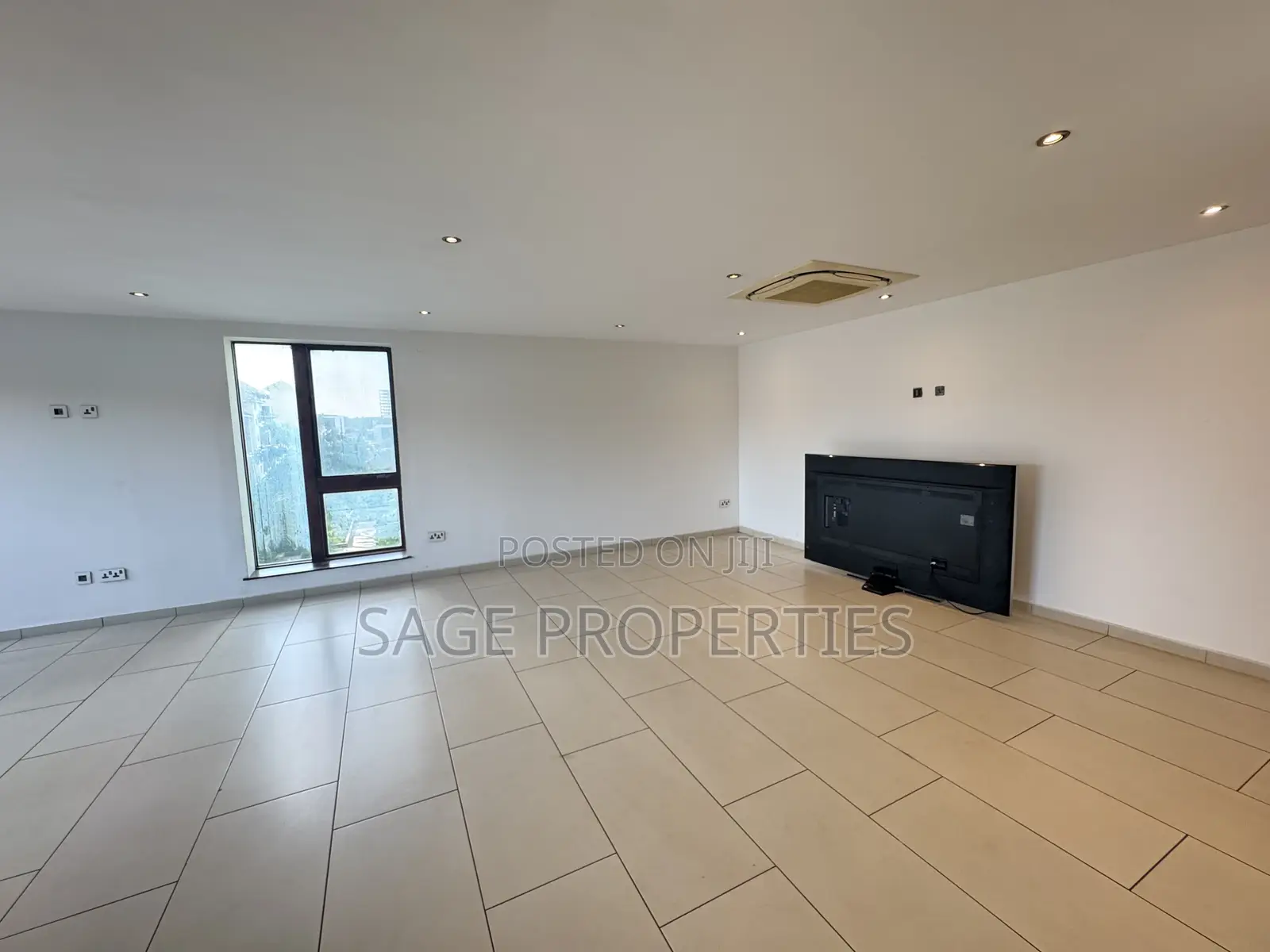 4bdrm Duplex in Airport Residential Area for rent