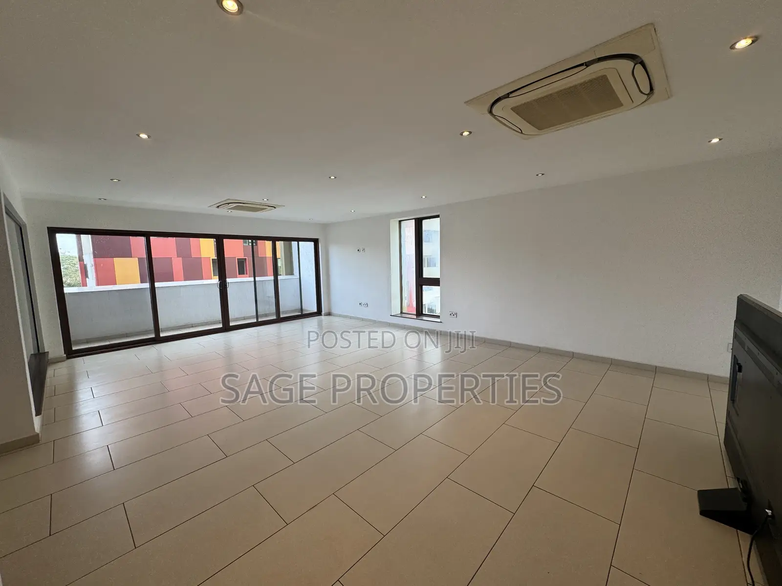 4bdrm Duplex in Airport Residential Area for rent