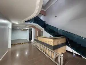 5bdrm Duplex in Boundary Road Area for rent