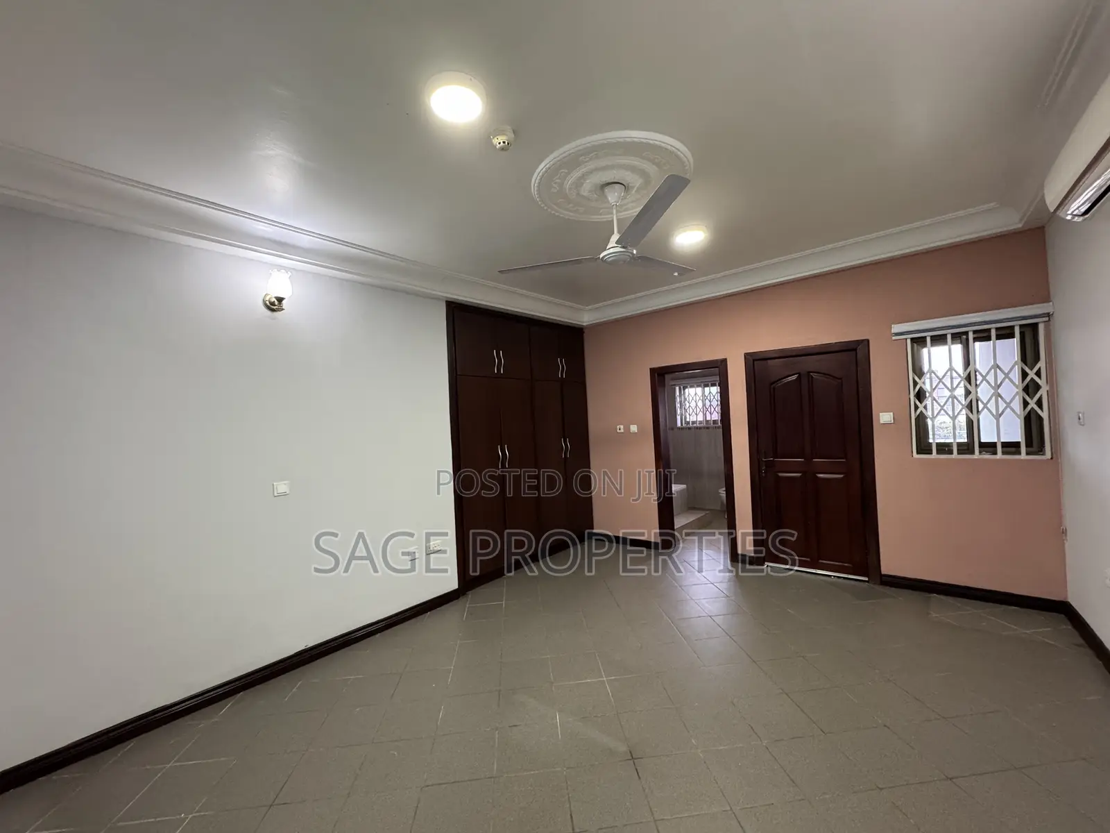 5bdrm Duplex in Boundary Road Area for rent