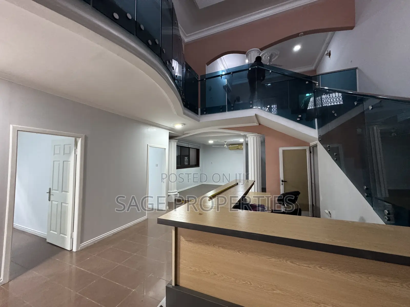 5bdrm Duplex in Boundary Road Area for rent