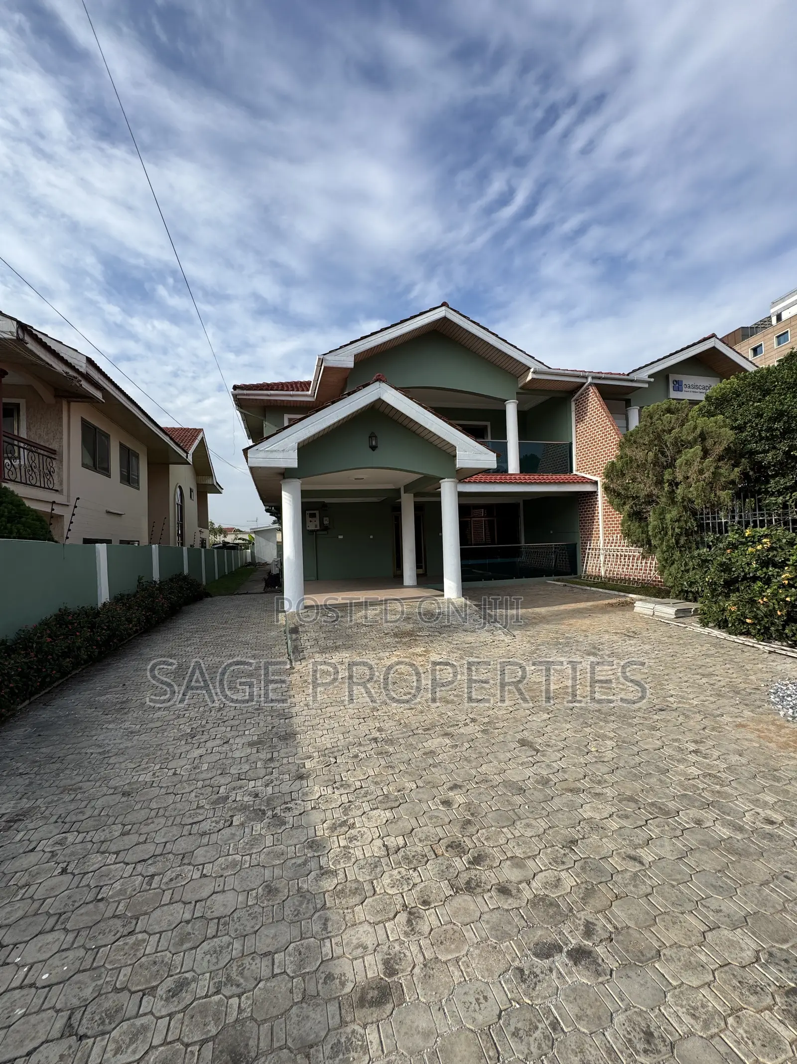 5bdrm Duplex in Boundary Road Area for rent