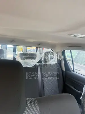 New Toyota Hilux 2023 Gray