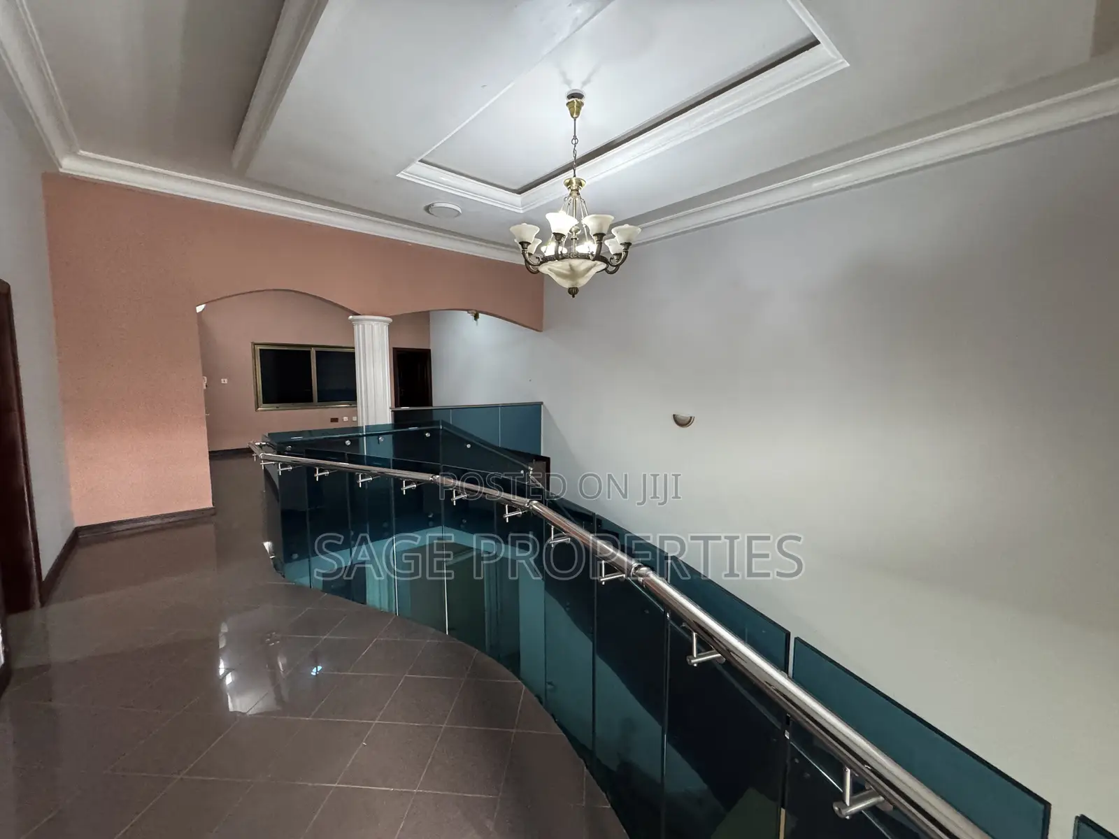 5bdrm Duplex in Boundary Road Area for rent