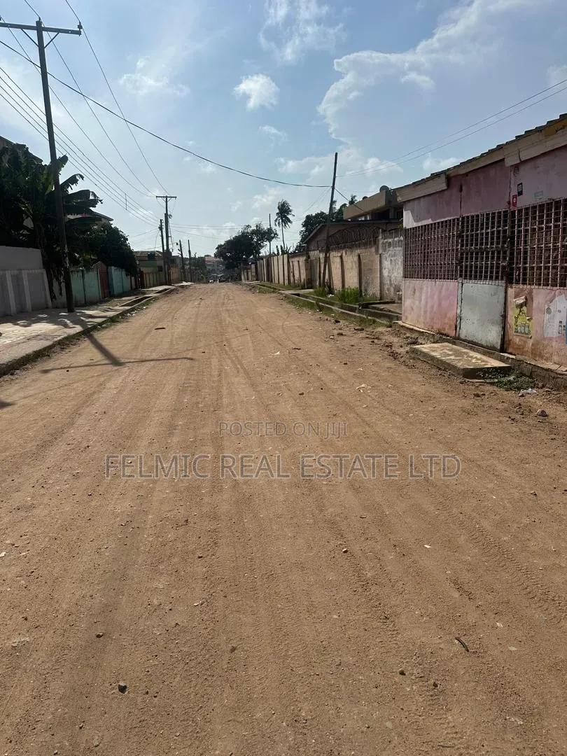 5bdrm House in Lartebiokorshie for sale