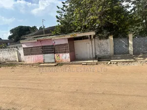 5bdrm House in Lartebiokorshie for sale