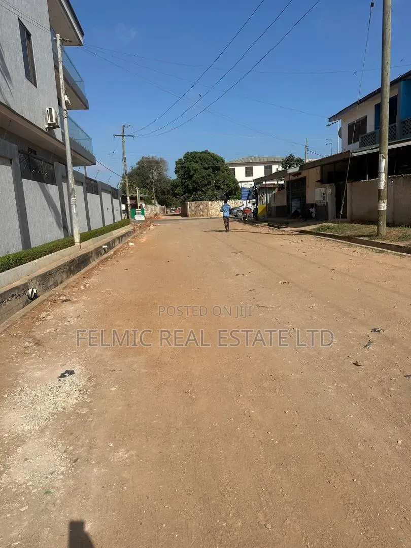 5bdrm House in Lartebiokorshie for sale