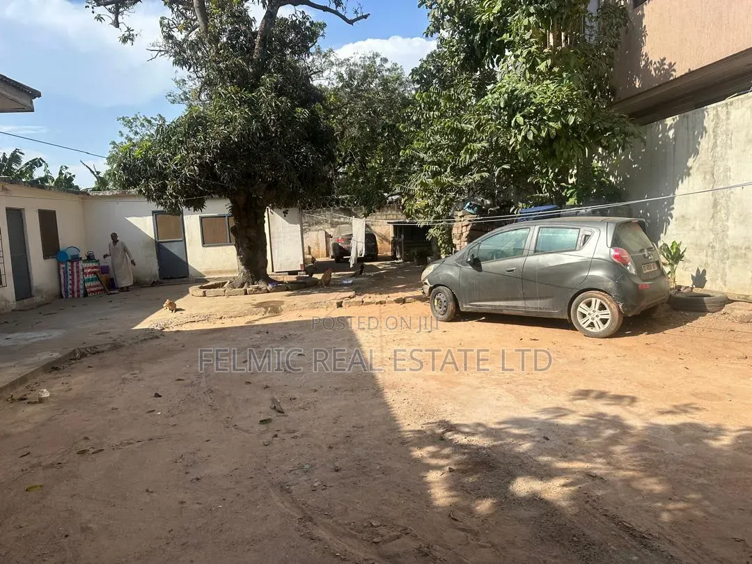 5bdrm House in Lartebiokorshie for sale