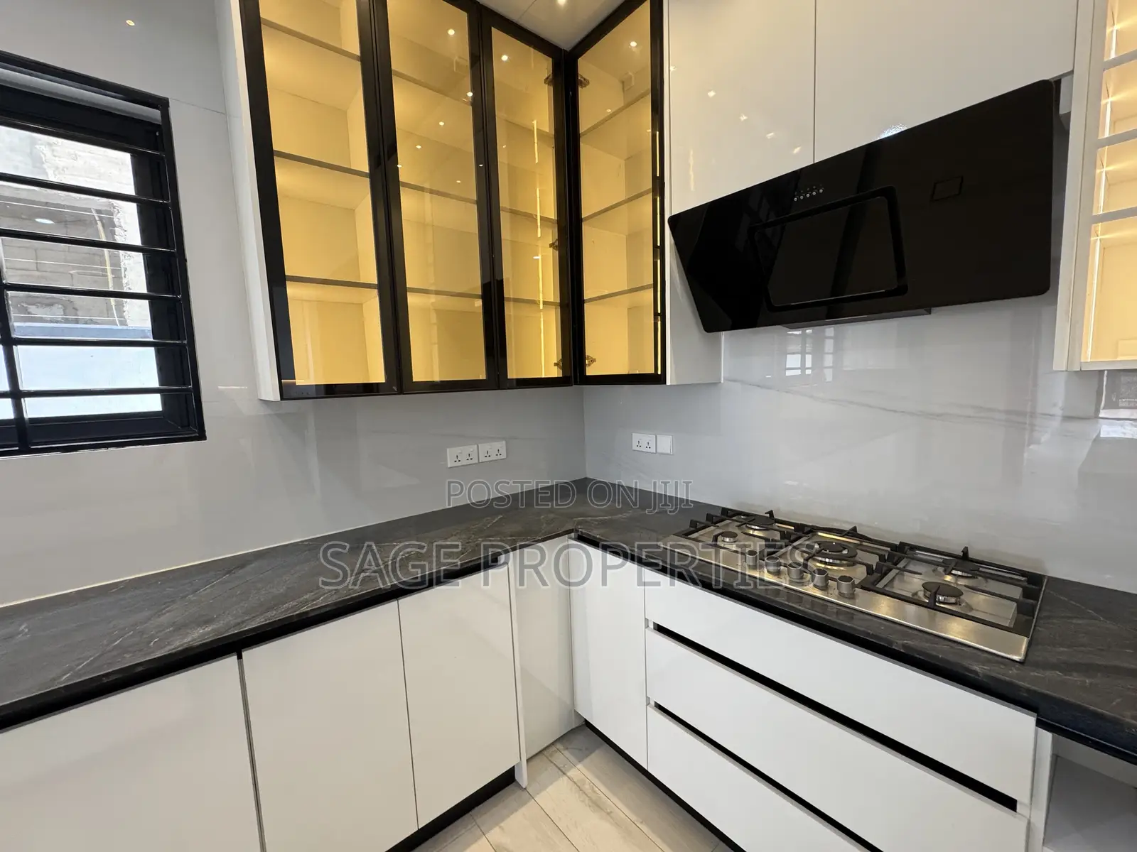 3bdrm Duplex in Manet Junction for sale