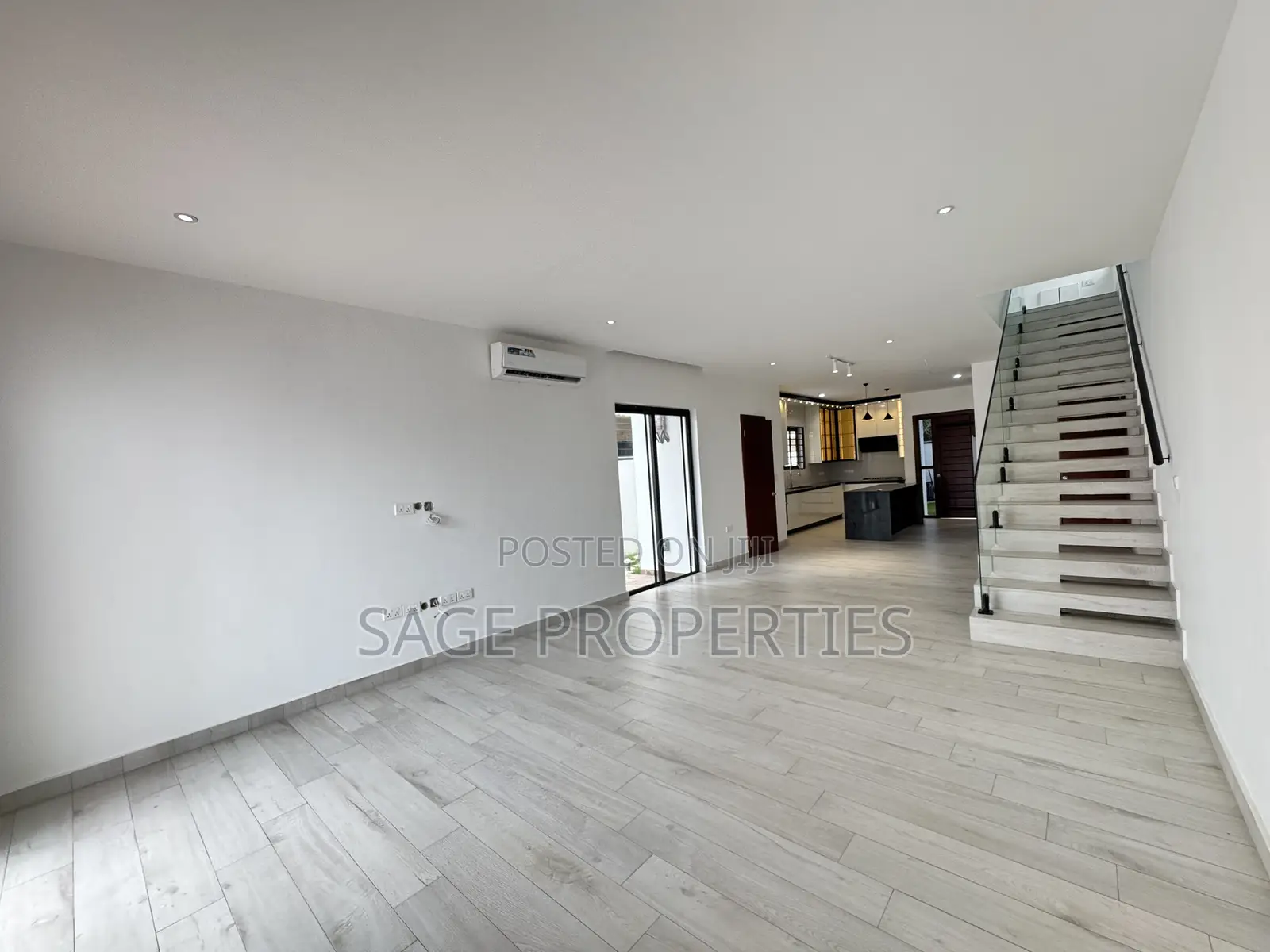 3bdrm Duplex in Manet Junction for sale
