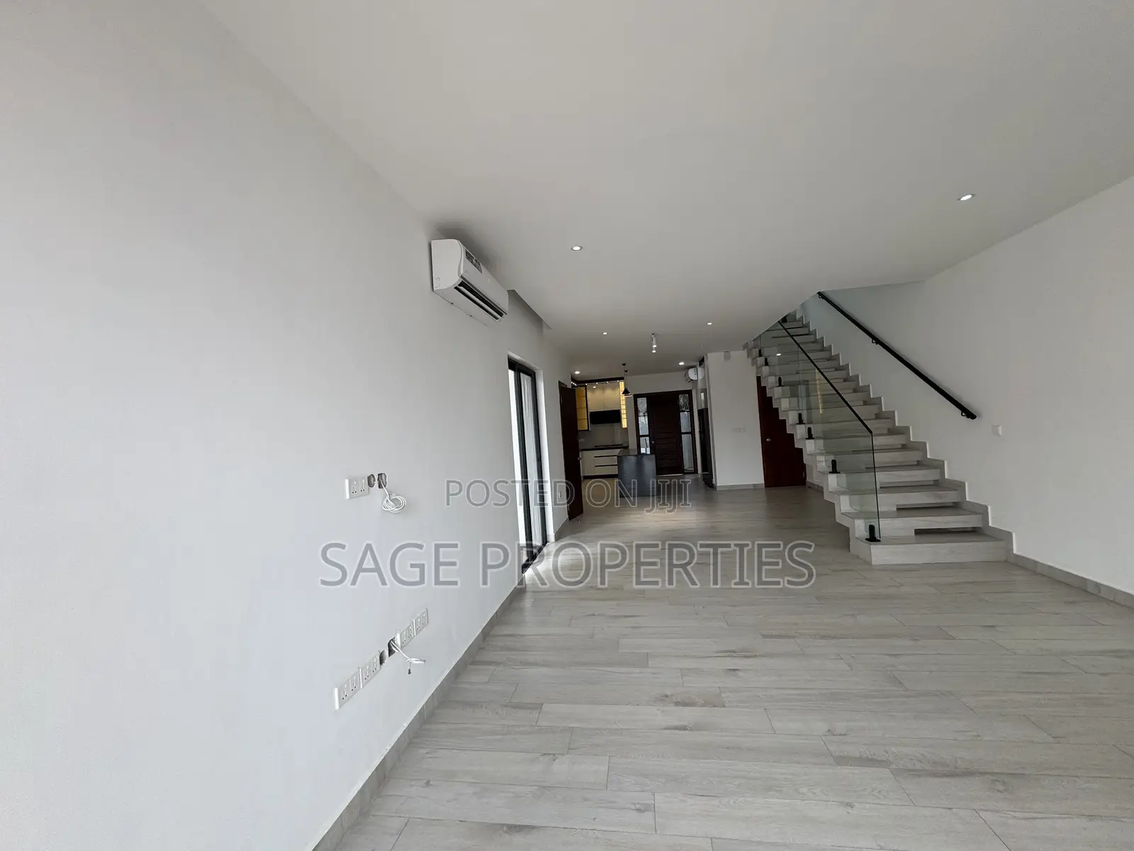 3bdrm Duplex in Manet Junction for sale
