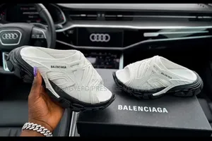 Luxury Balenciaga Chunky Slides