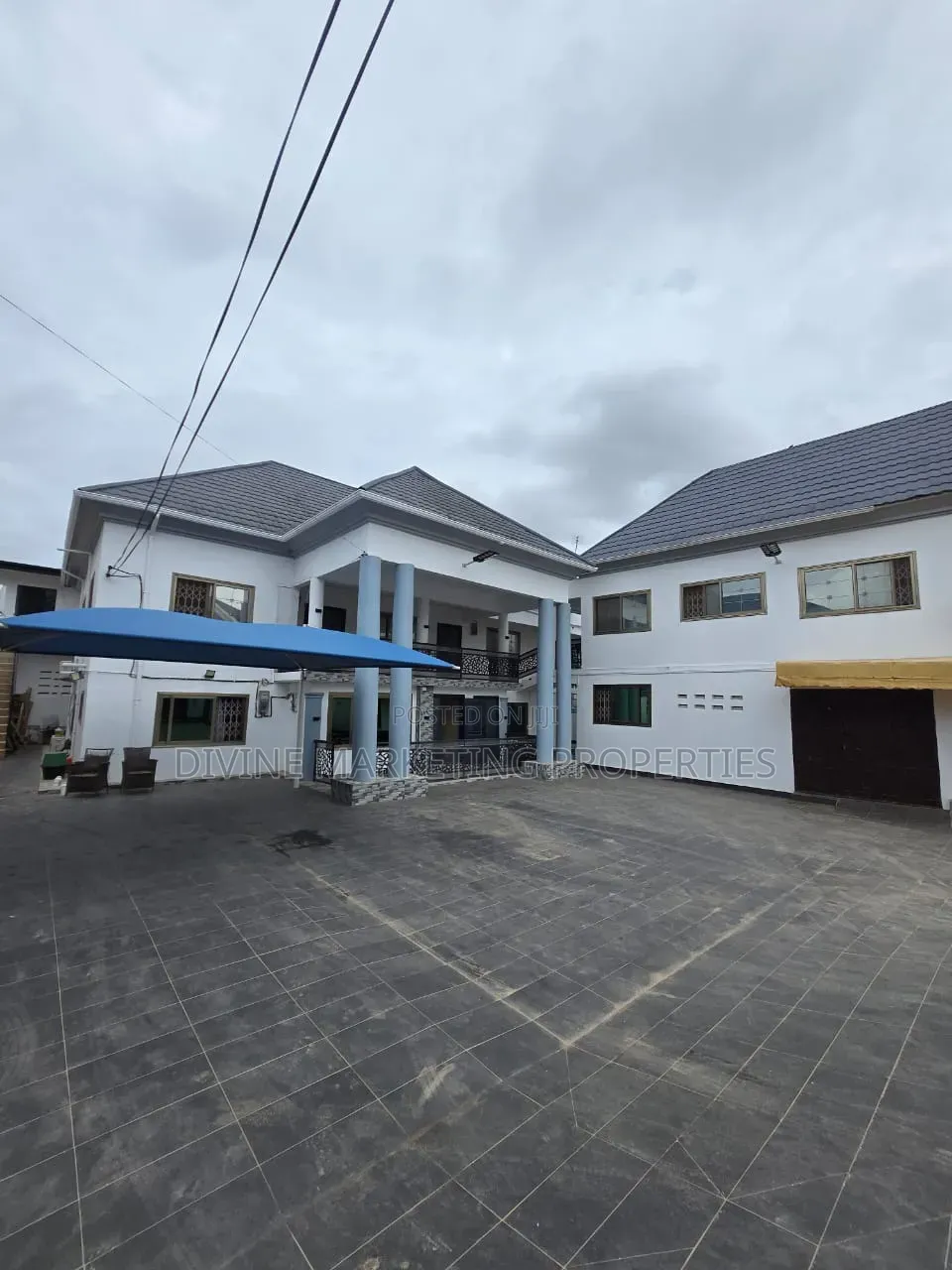 10bdrm House in Before Exhibition for sale