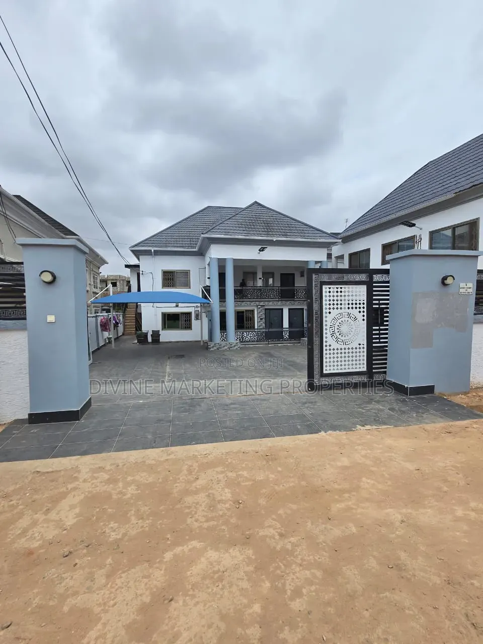 10bdrm House in Before Exhibition for sale