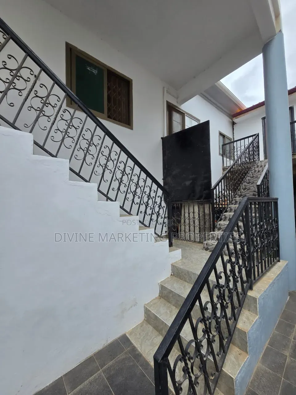 10bdrm House in Before Exhibition for sale