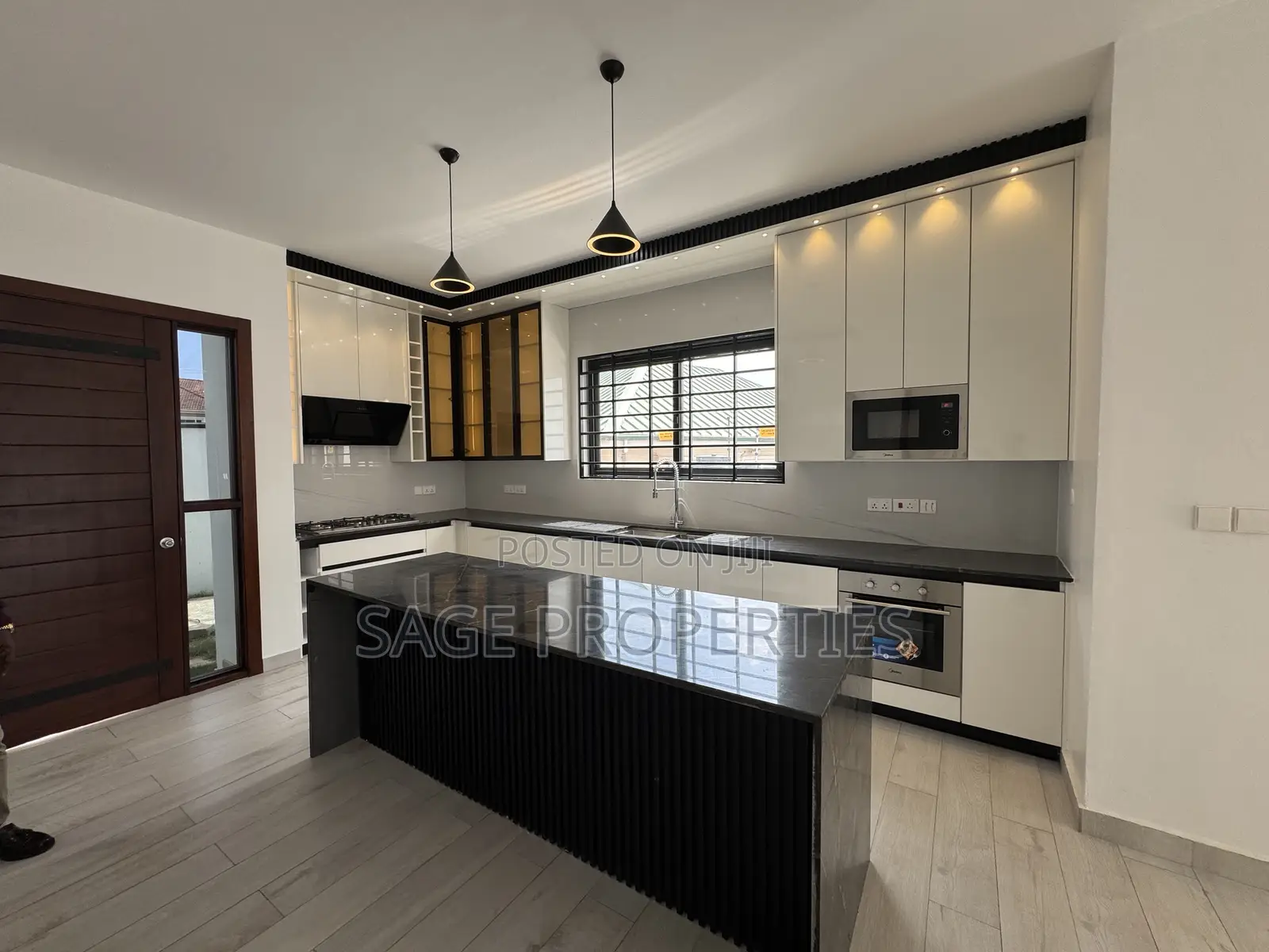 2bdrm Duplex in Manet Junction for sale
