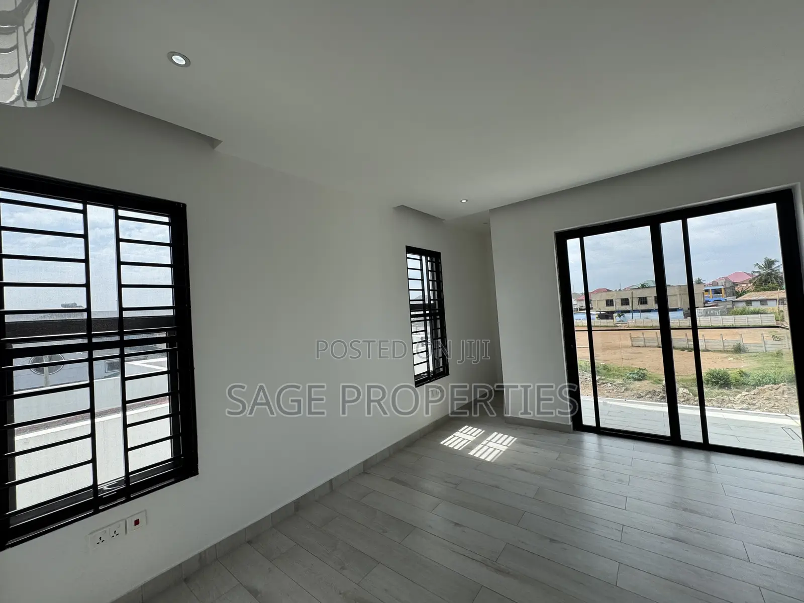 2bdrm Duplex in Manet Junction for sale