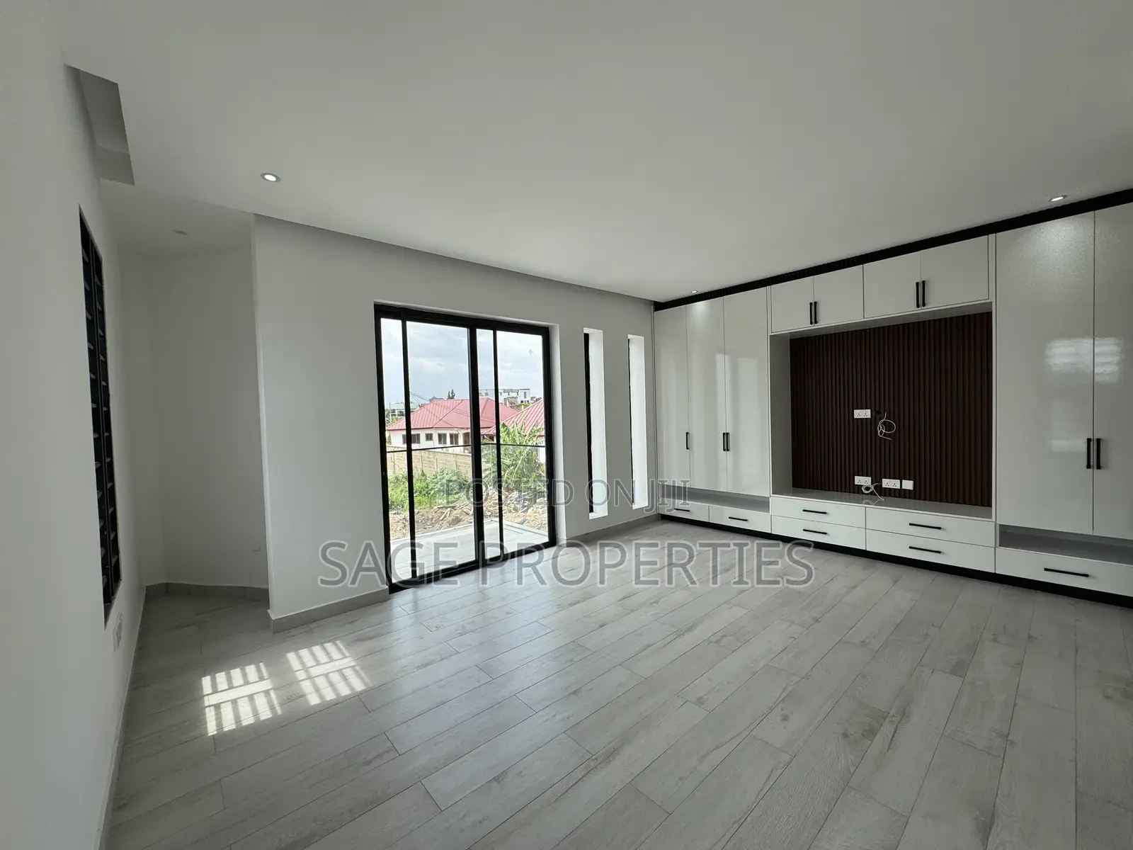 2bdrm Duplex in Manet Junction for sale
