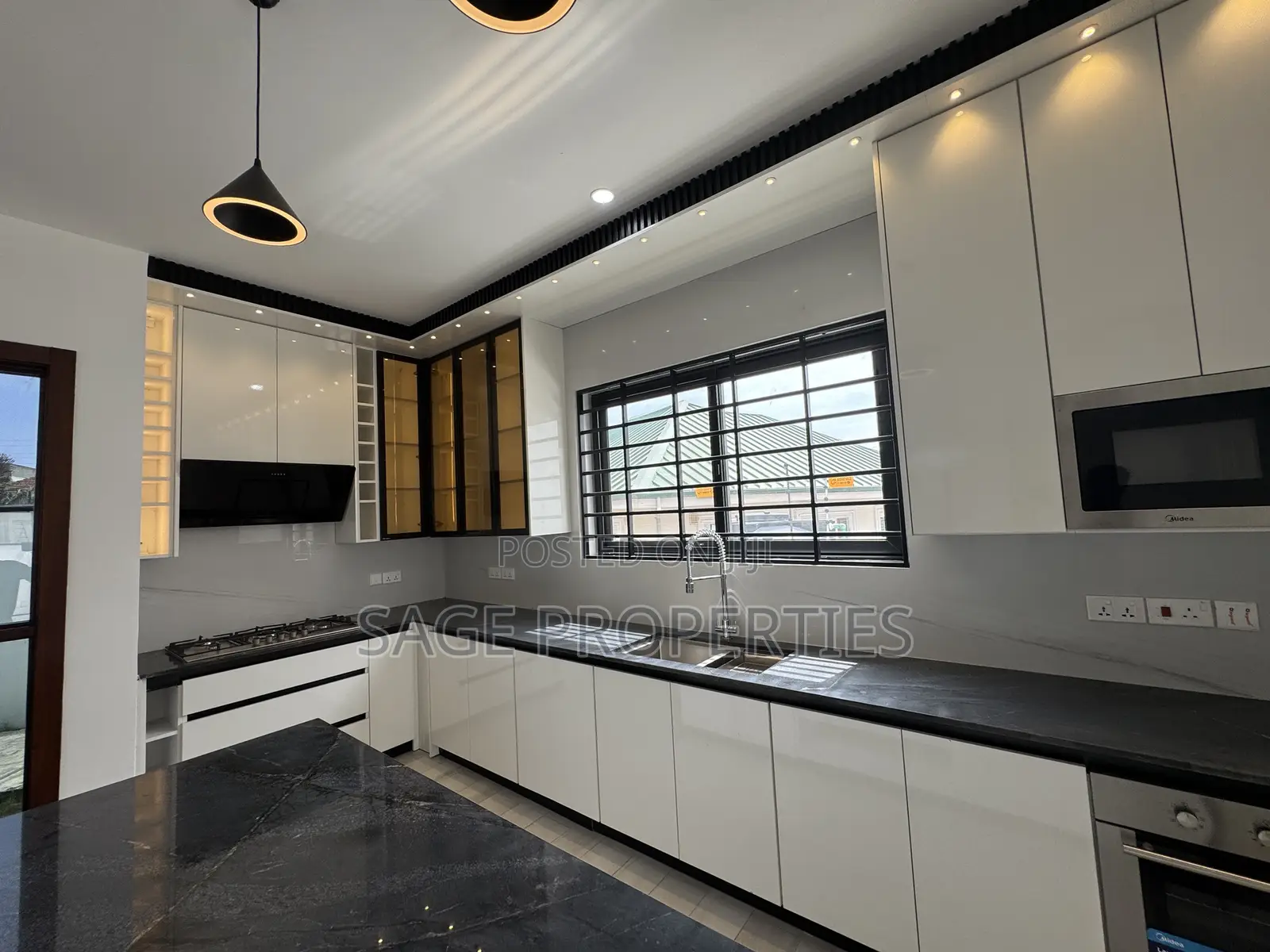 2bdrm Duplex in Manet Junction for sale