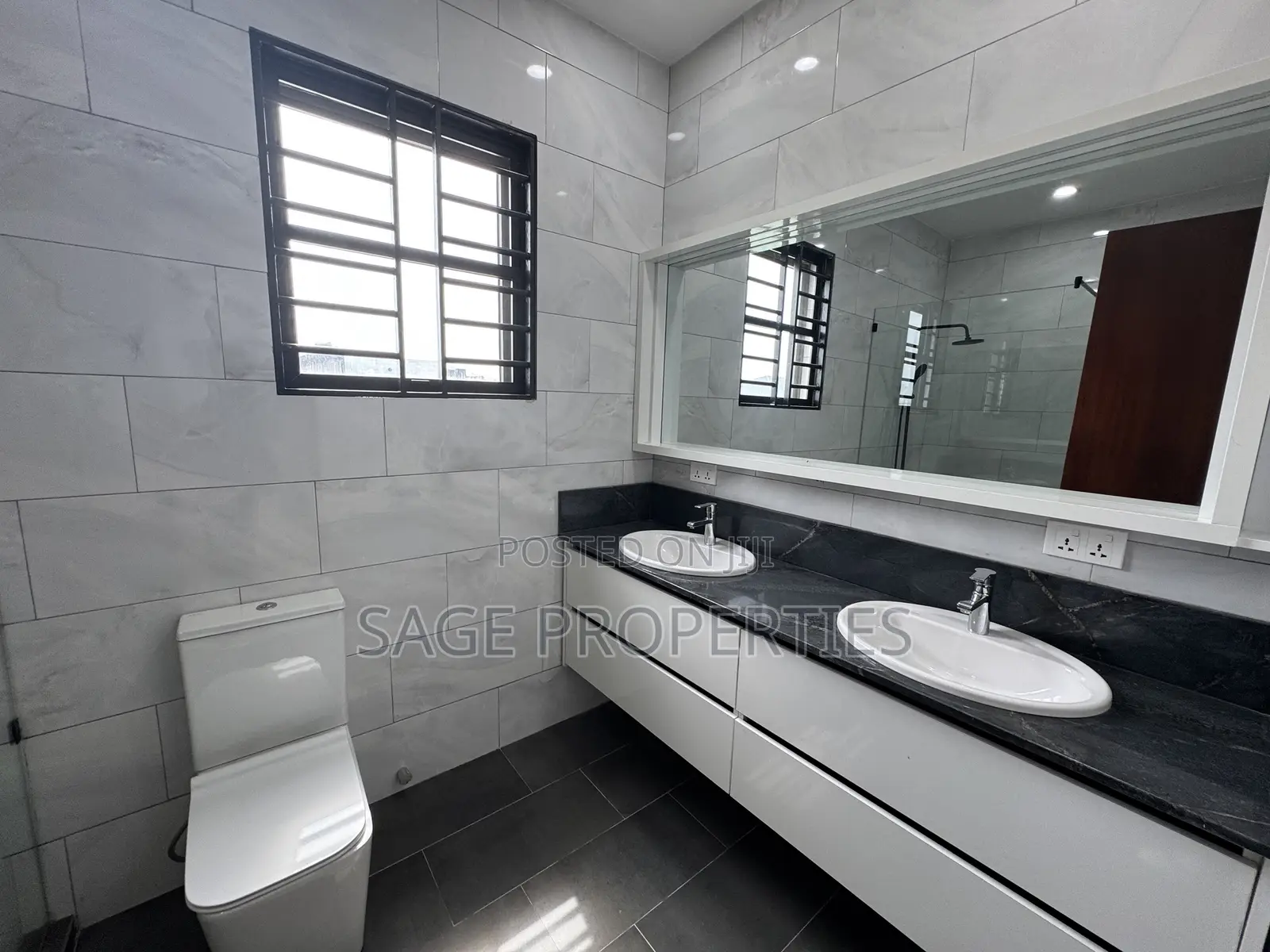 2bdrm Duplex in Manet Junction for sale