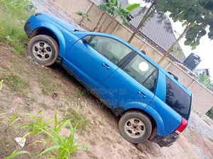Saturn Vue 4 2004 Blue