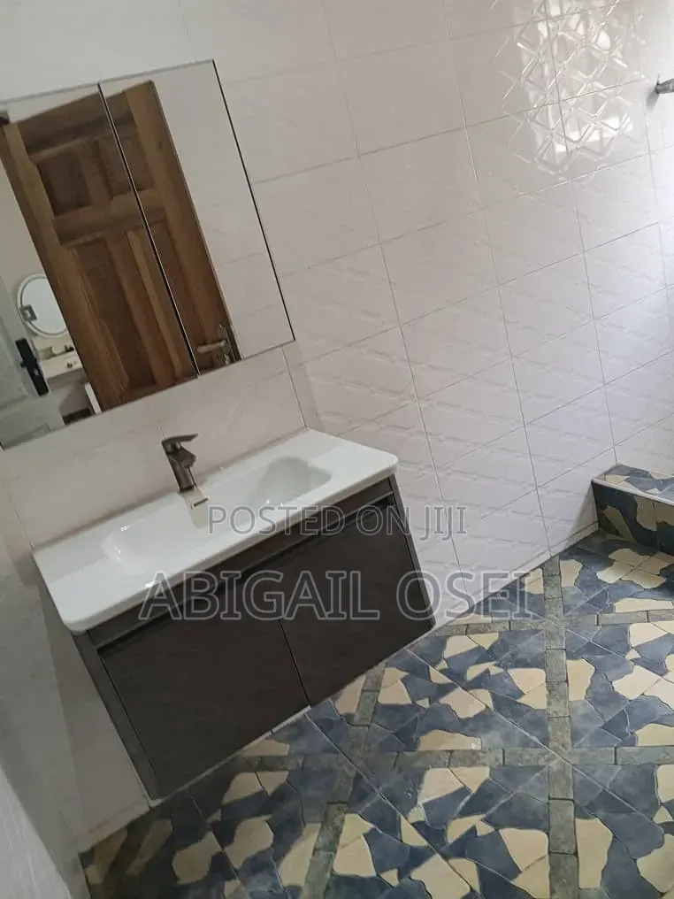 2bdrm Apartment in New Legon, Accra Metropolitan for rent