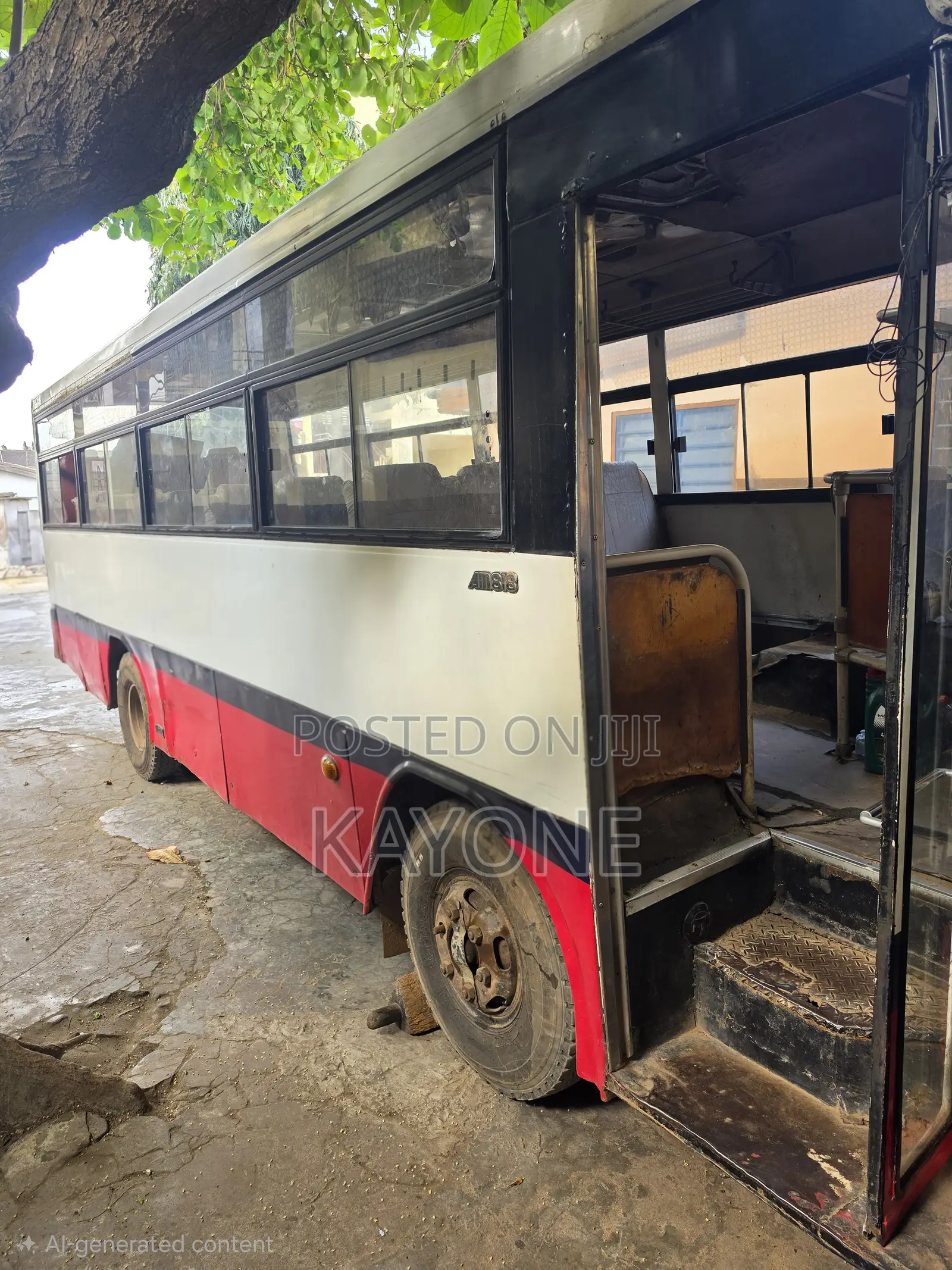 Bus 2011 White