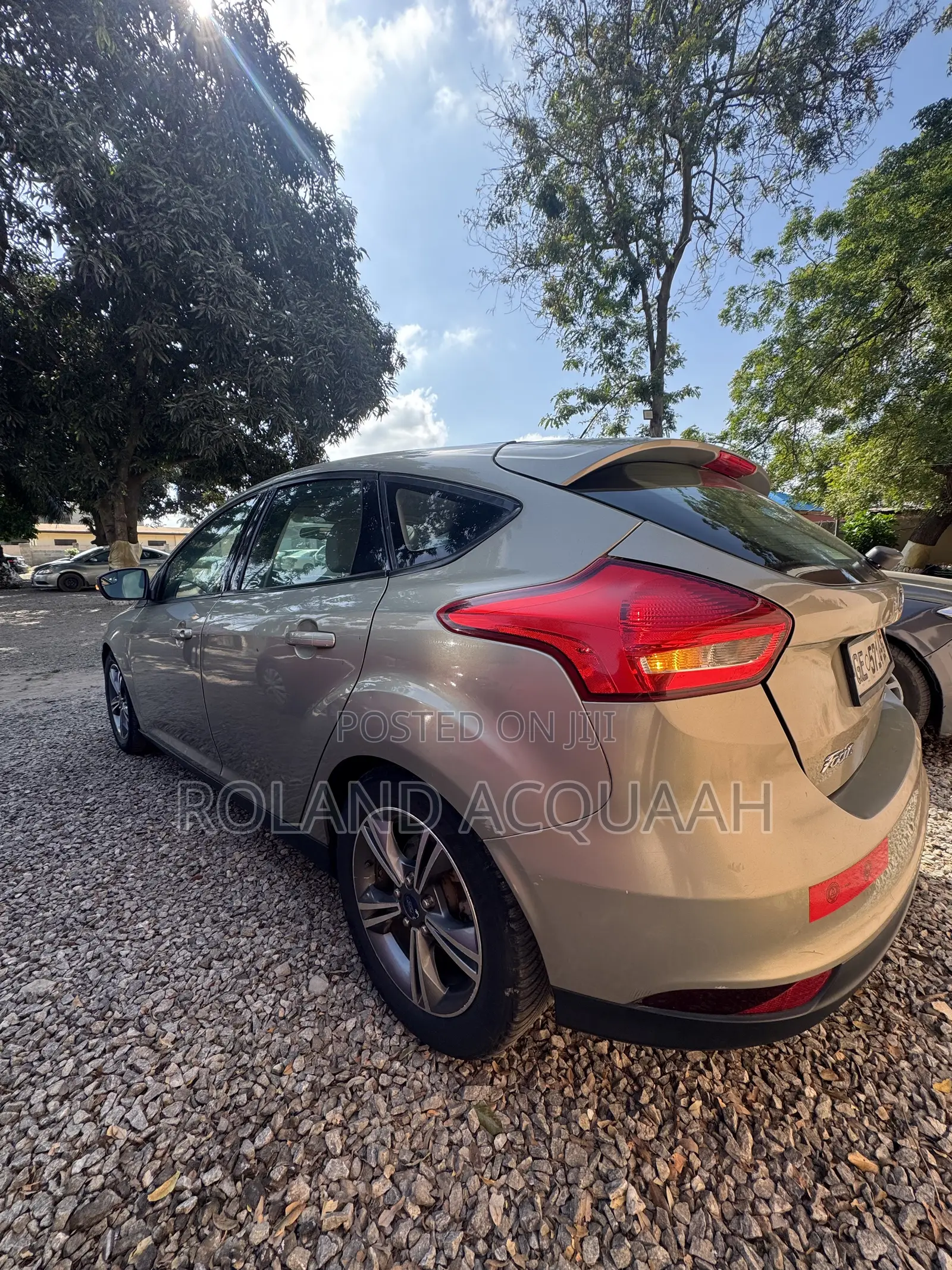 Ford Focus SE Sedan FWD (1.0L 3cyl 5M) 2016 Beige