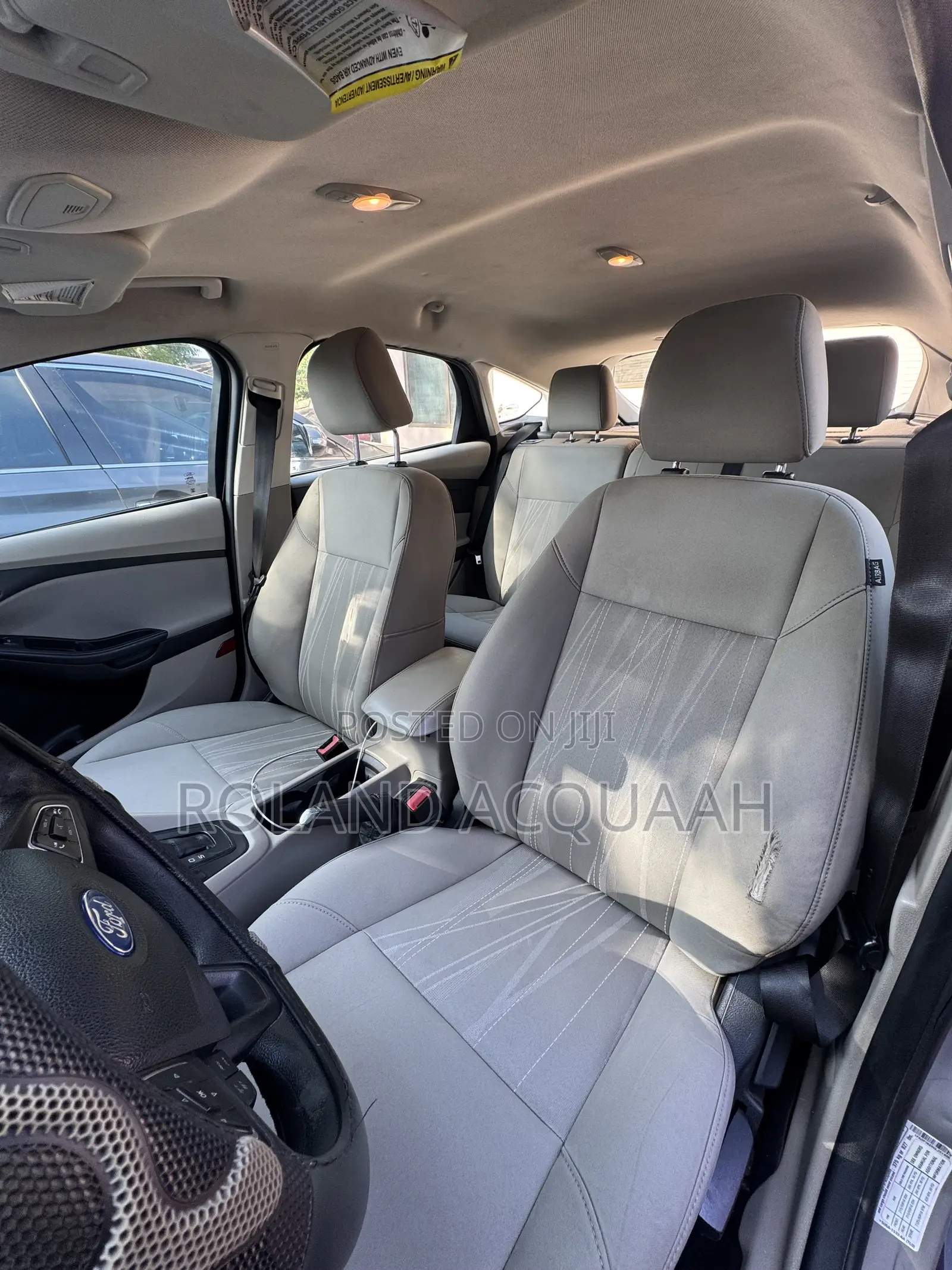 Ford Focus SE Sedan FWD (1.0L 3cyl 5M) 2016 Beige