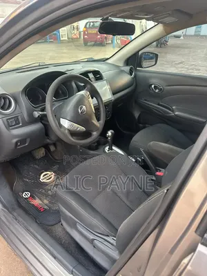 Nissan Versa 1.6 SV 2017 Gray