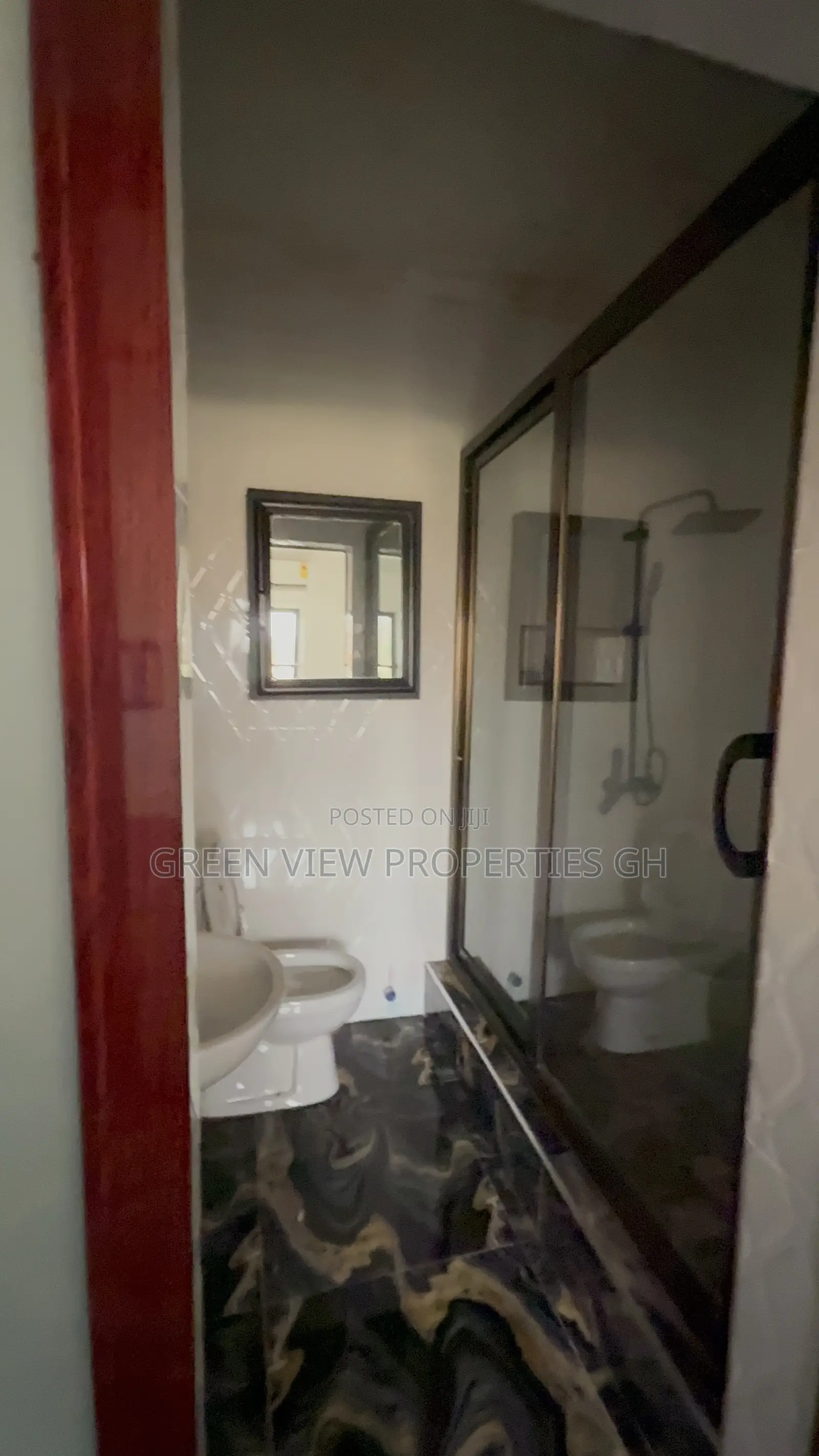 4bdrm Apartment in West Hills Mall Area for rent