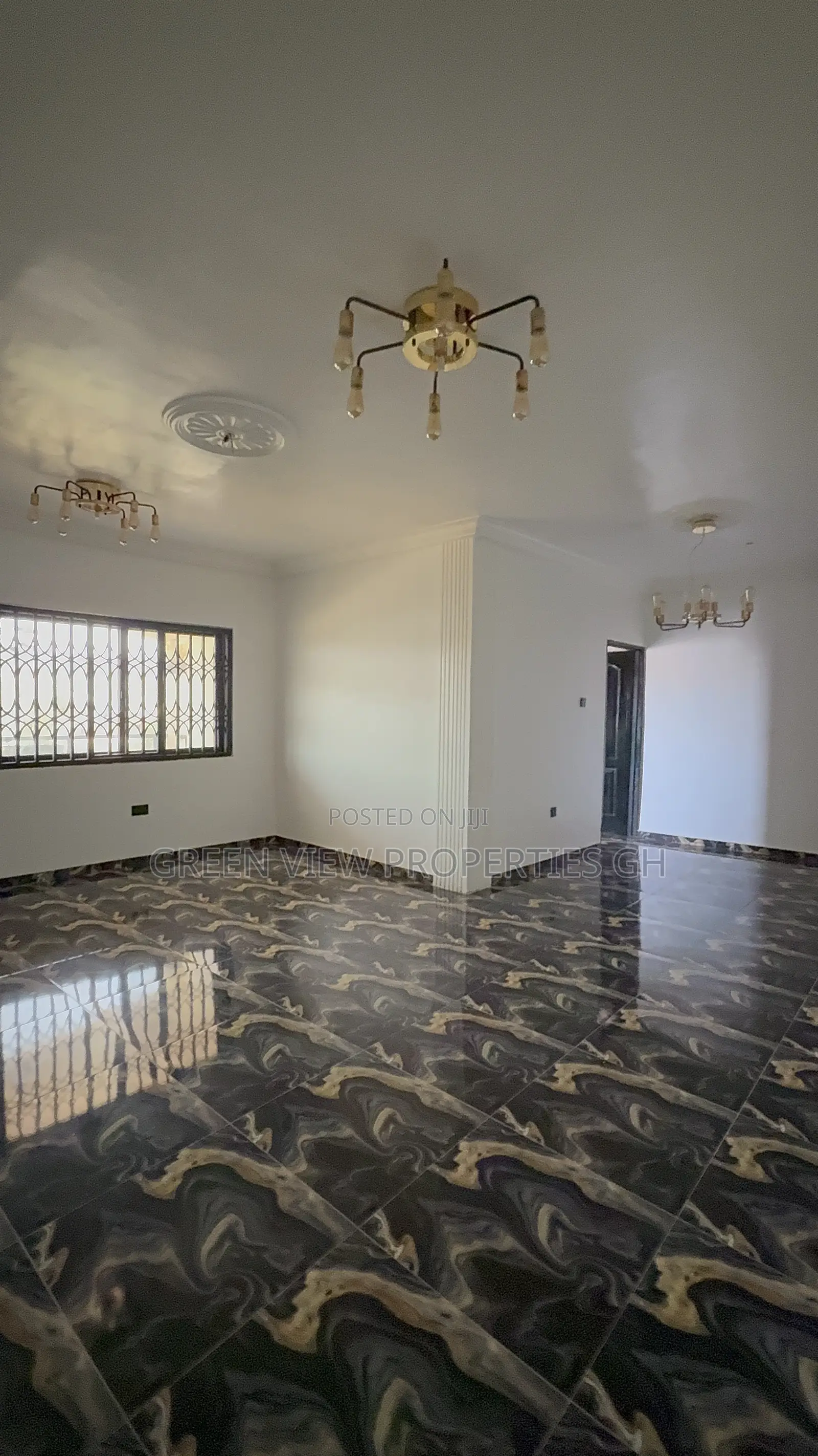 4bdrm Apartment in West Hills Mall Area for rent