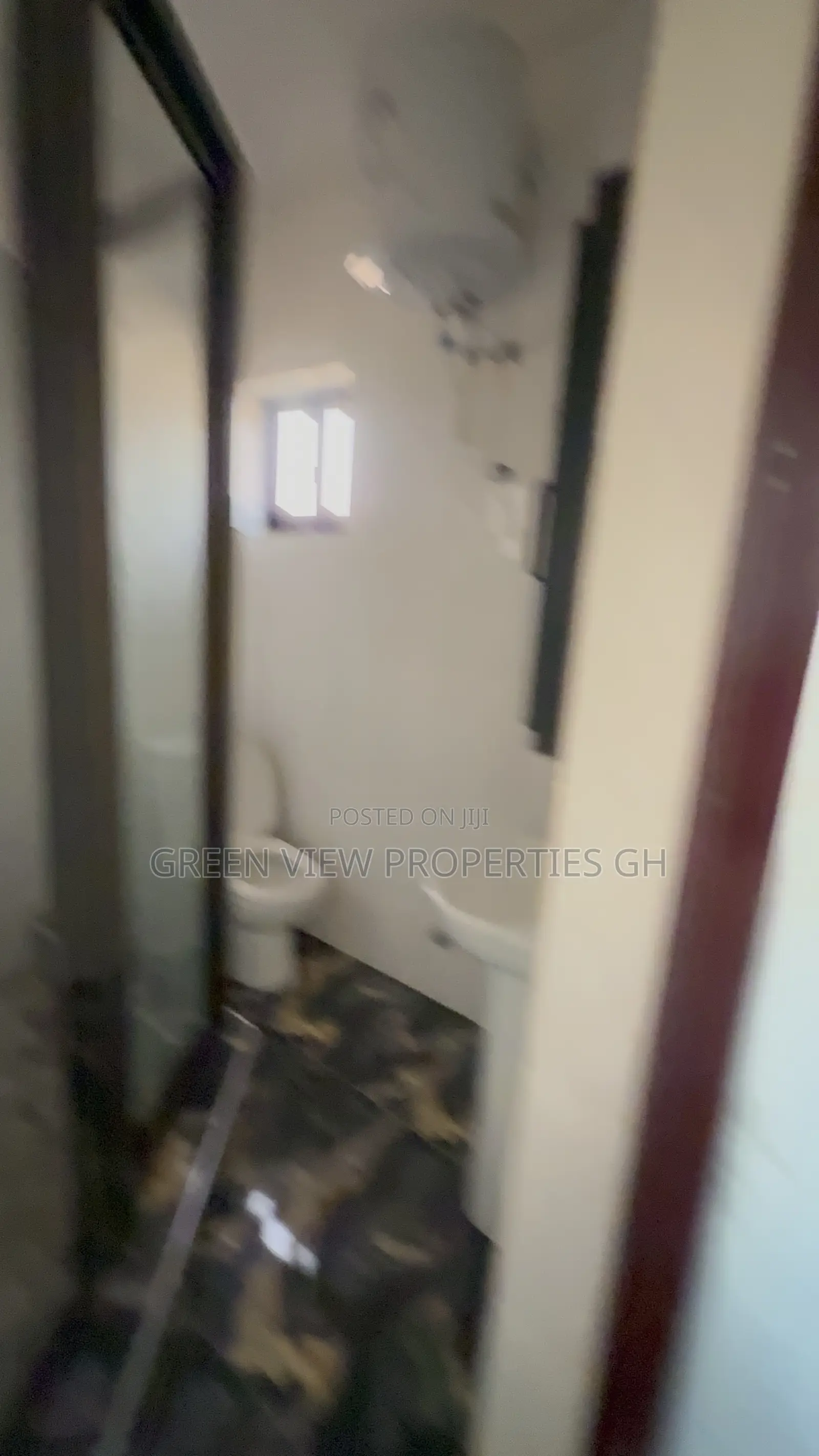 4bdrm Apartment in West Hills Mall Area for rent