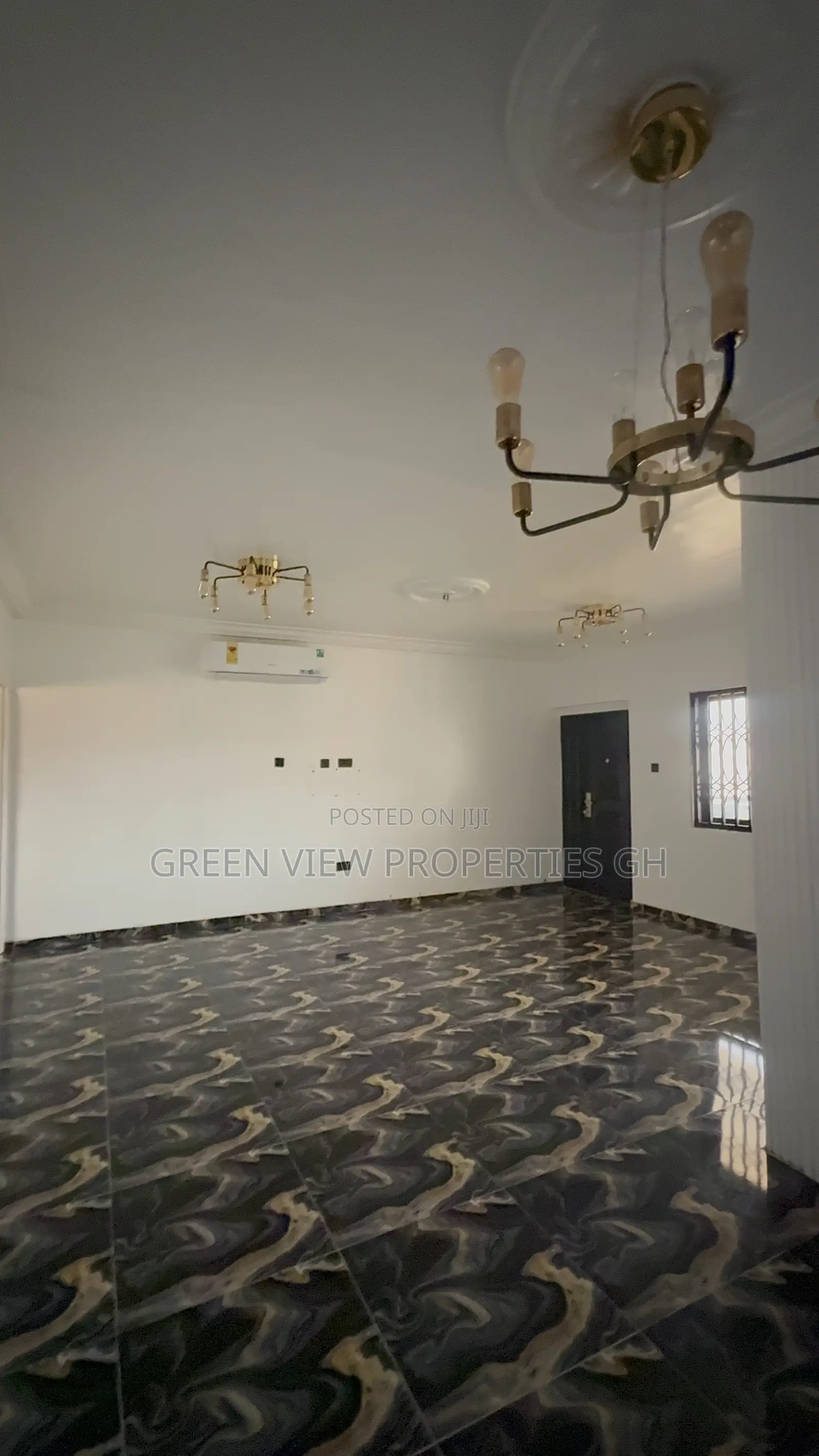 4bdrm Apartment in West Hills Mall Area for rent