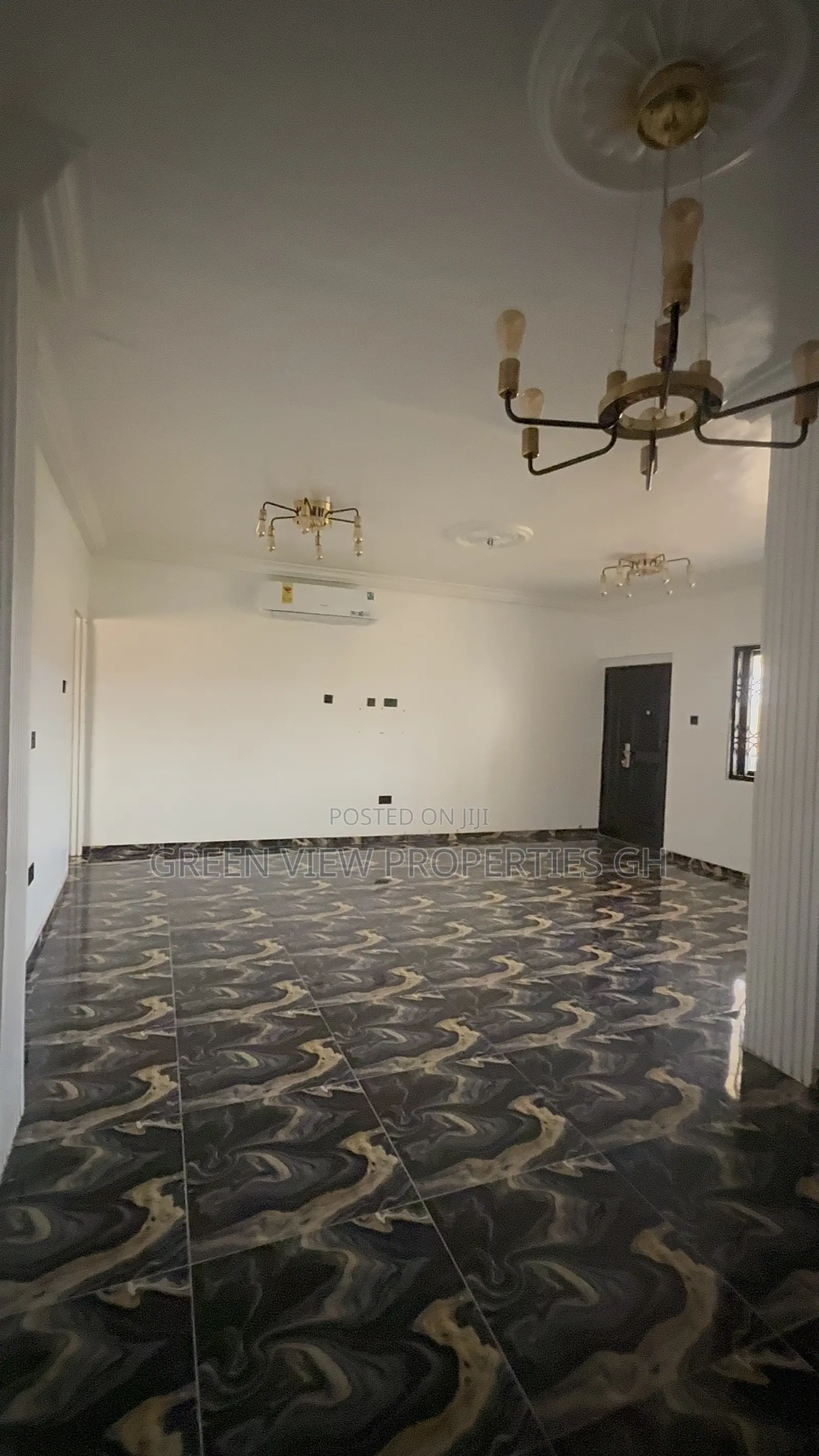4bdrm Apartment in West Hills Mall Area for rent