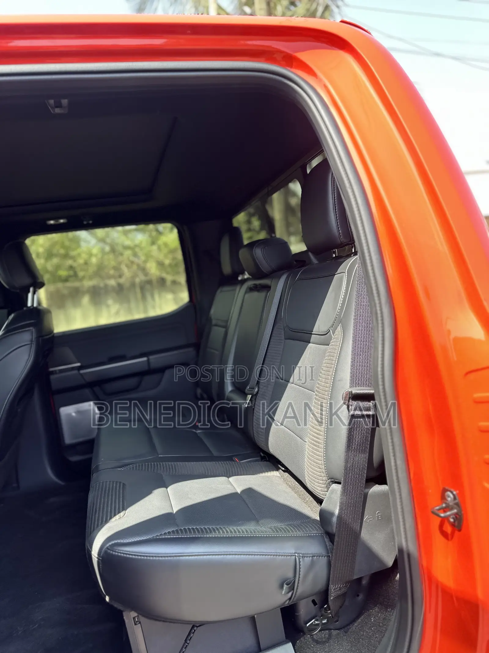 Ford F-150 Raptor 2023 Orange