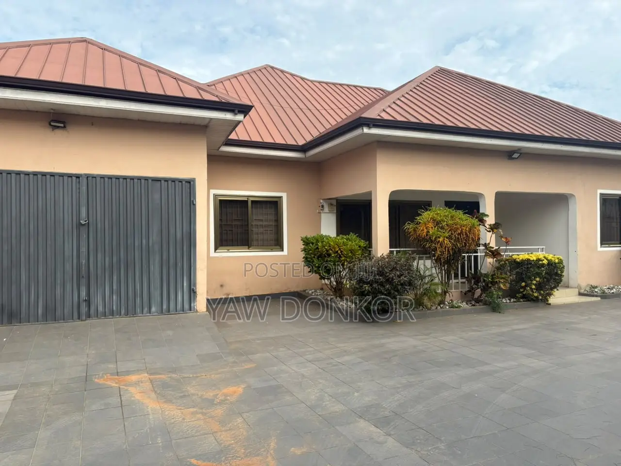 5bdrm House in Accra, Coca Cola for rent