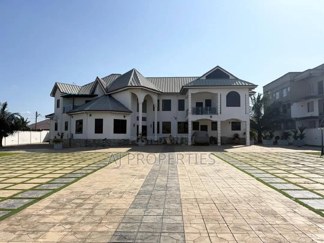 Furnished 5bdrm House in Community 25 for sale