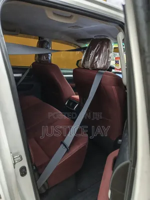 Toyota Hilux 2023 White