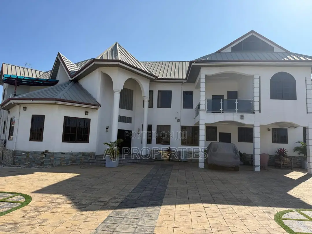 Furnished 5bdrm House in Community 25 for sale