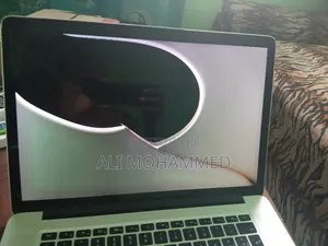 Laptop Apple MacBook Pro 16GB Intel Core i7 SSD 500GB