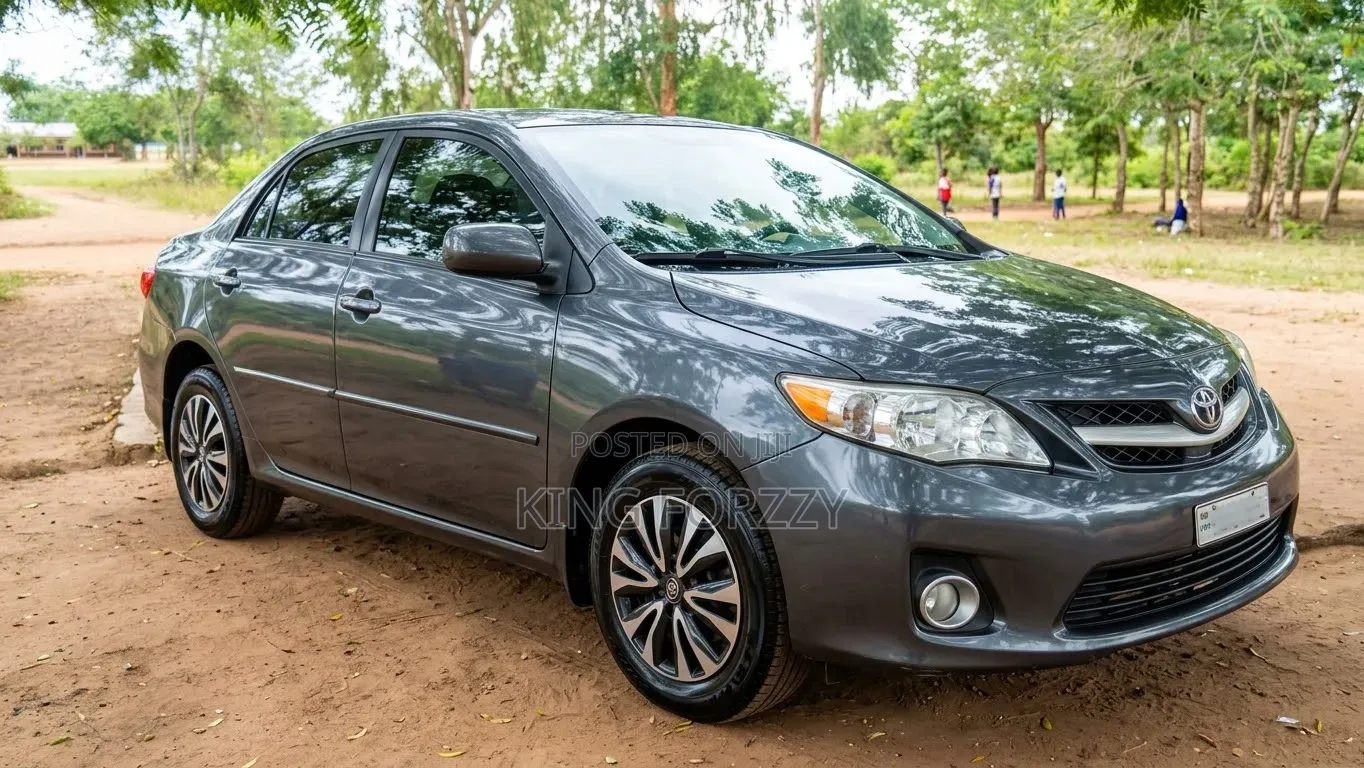 Toyota Corolla LE 4dr Sedan (1.8L 4cyl 4A) 2011 Gray